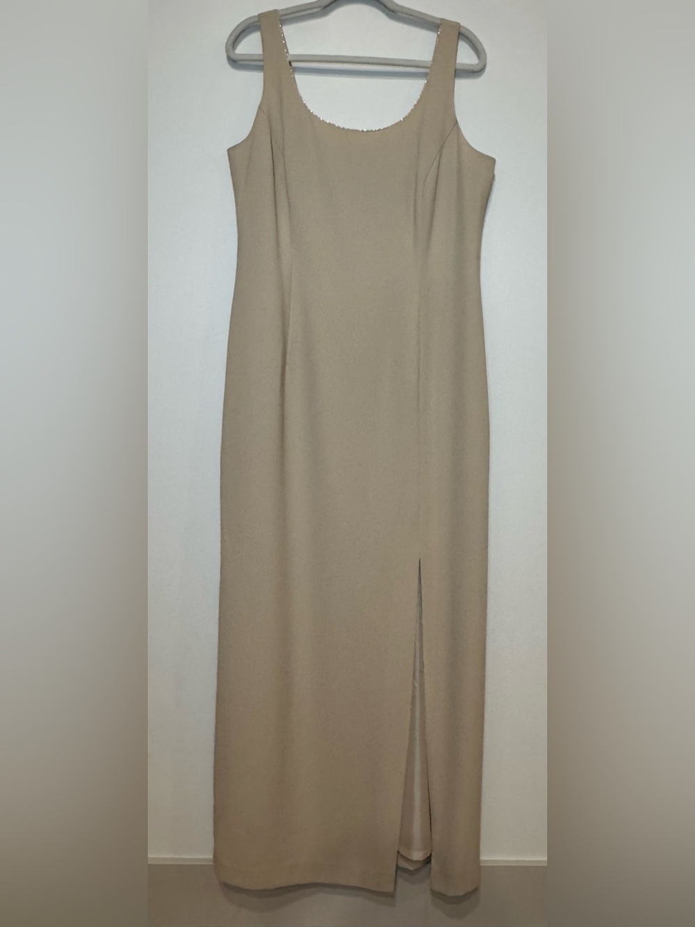 Adrianna Papell Sleeveless Beige Formal Maxi Dress Beaded Neckline Size 8